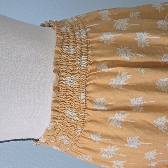 MARINE LAYER Sofie Smocked Tiered Mini Skirt Gold Palm Sz Large Boho Beach Vacay - Picture 2 of 12